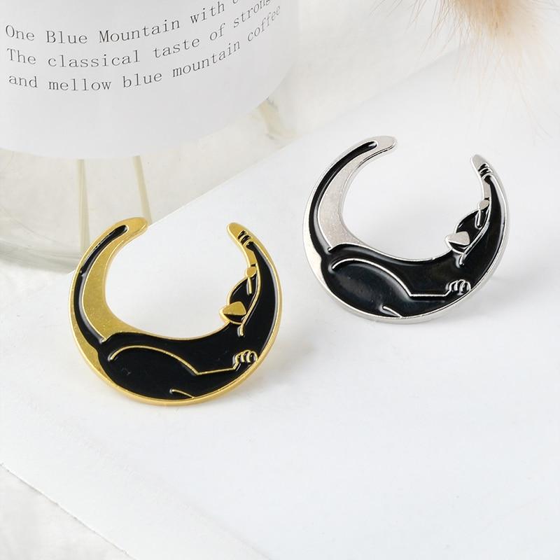 ﻿ Black Cat Moon Pin