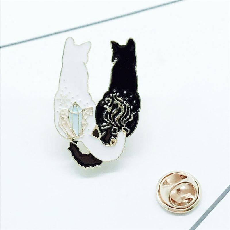 Cat Intertwined Tail Brooch