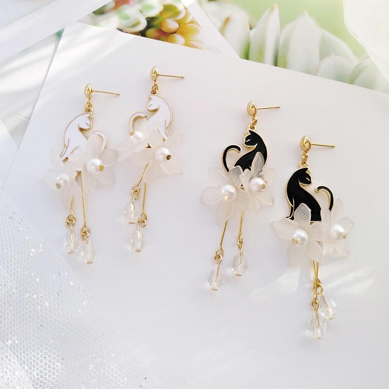 Cat White Pearl Earrings