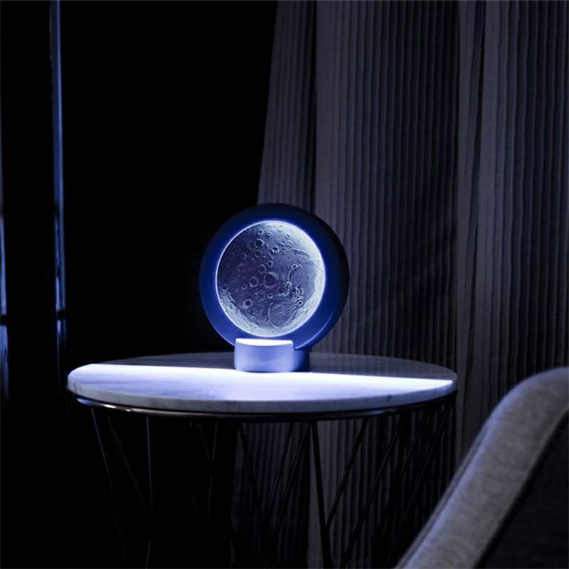 Deco26 Planeta - Modern Planet LED Touch Light