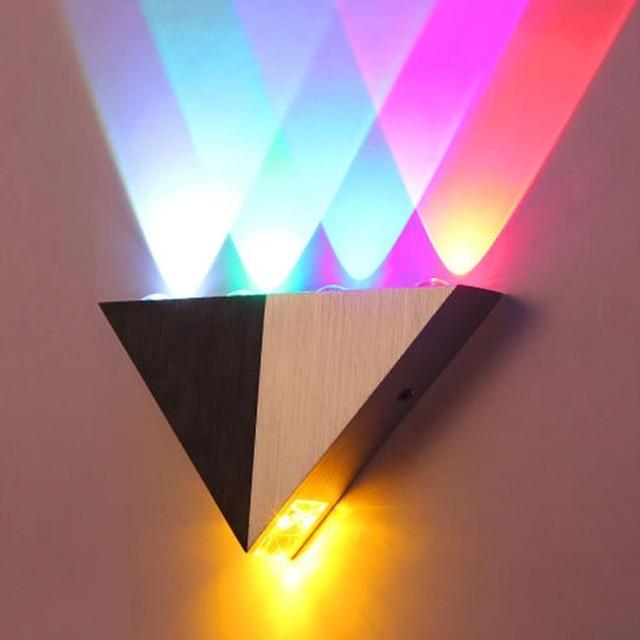 Deco26 Modern LED Triangle Wall Lamp